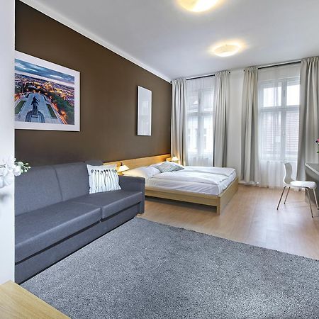 Downtown Suites Chlumova プラハ エクステリア 写真