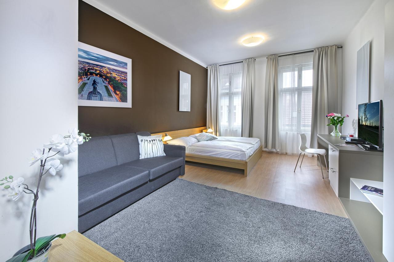 Downtown Suites Chlumova プラハ エクステリア 写真