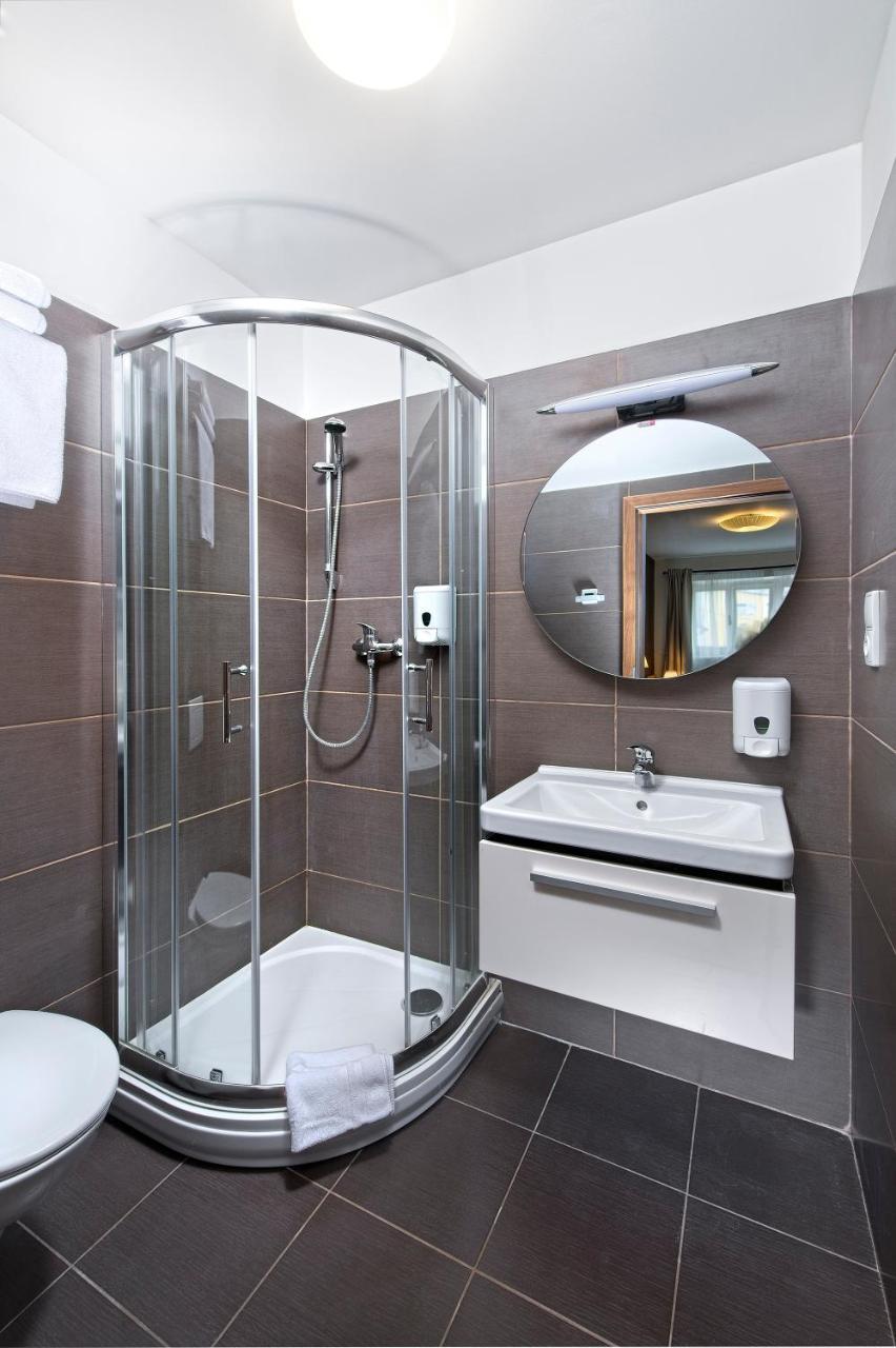 Downtown Suites Chlumova プラハ エクステリア 写真