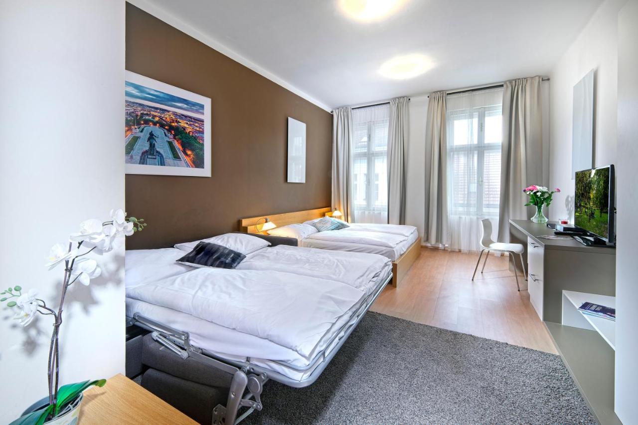 Downtown Suites Chlumova プラハ エクステリア 写真