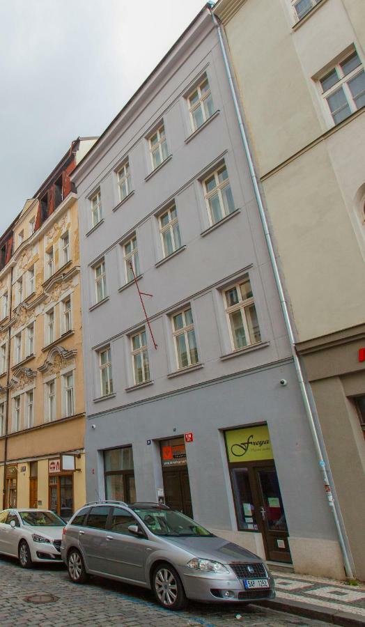Downtown Suites Chlumova プラハ エクステリア 写真