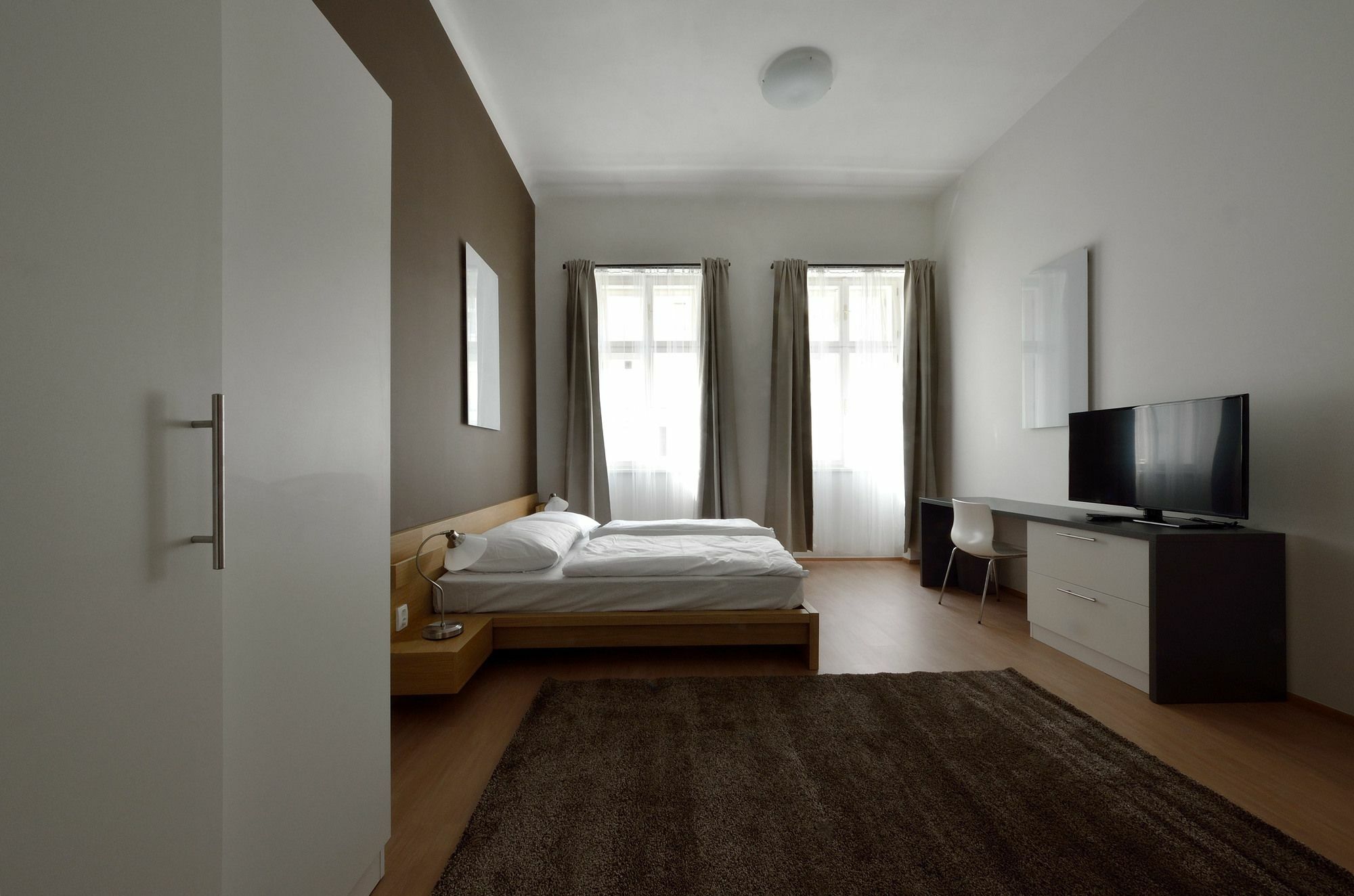 Downtown Suites Chlumova プラハ エクステリア 写真