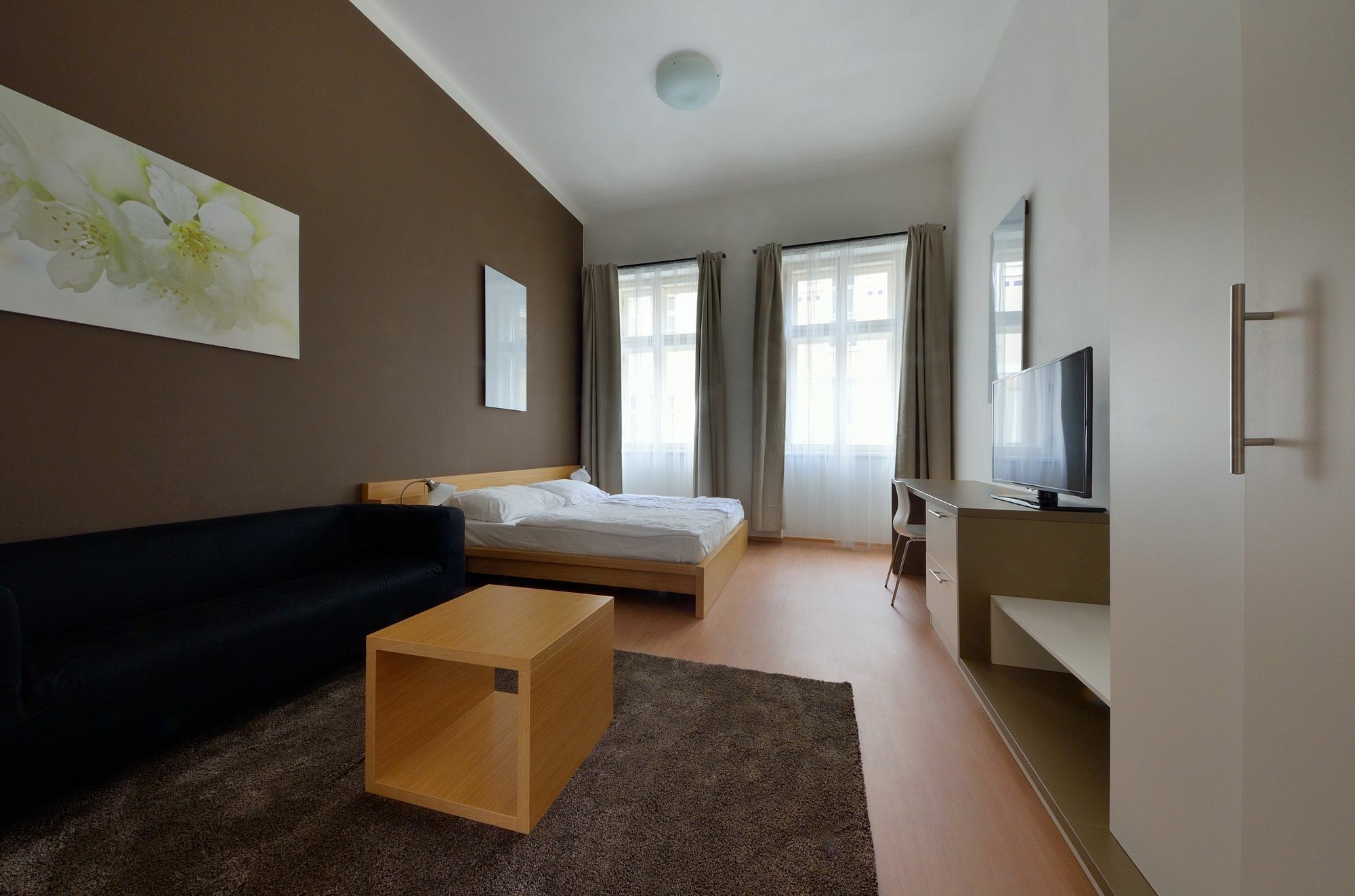 Downtown Suites Chlumova プラハ エクステリア 写真