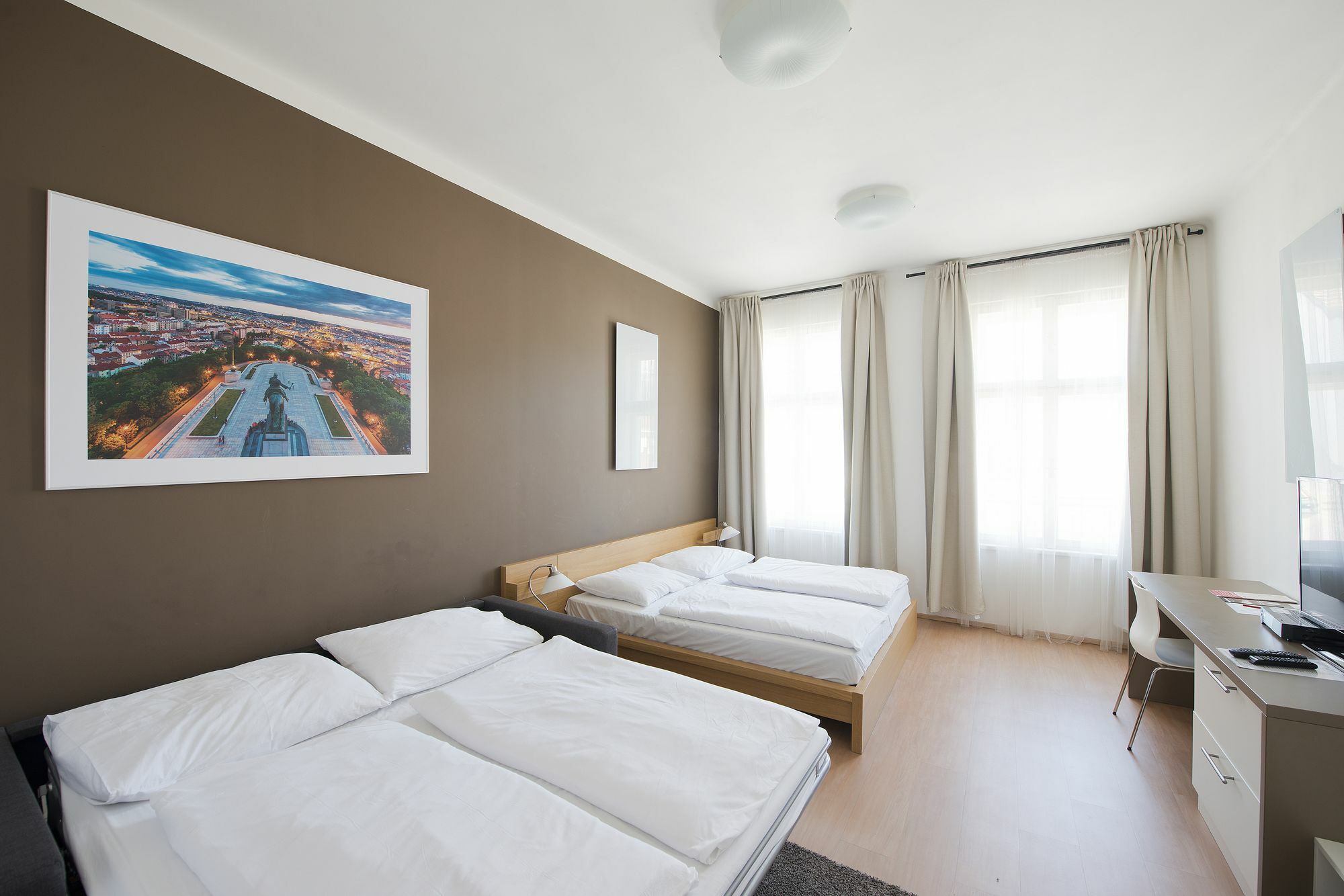 Downtown Suites Chlumova プラハ エクステリア 写真